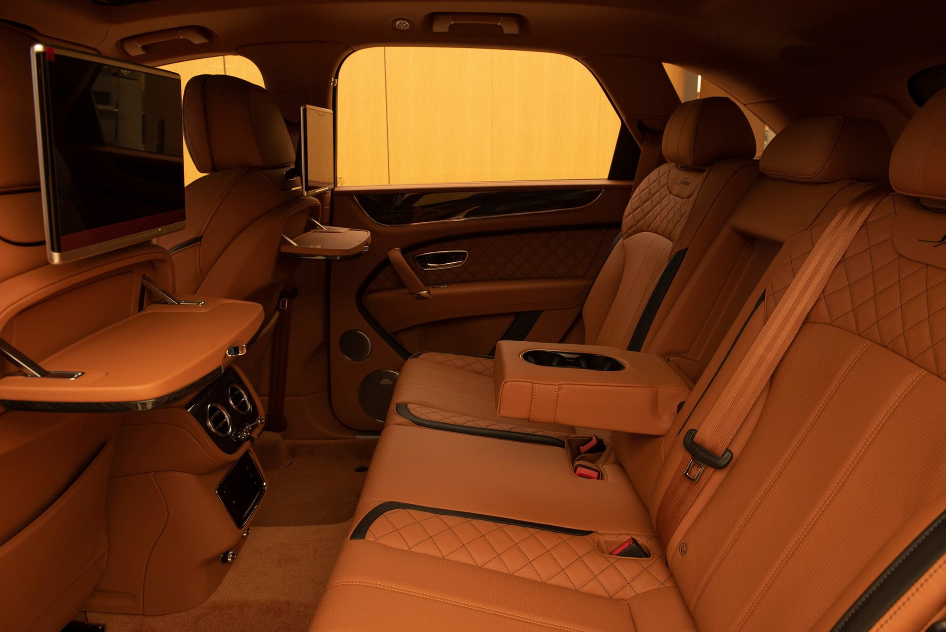 All-Black Bentley Bentayga Speed Is How The World’s Fastest SUV Stays Inconspicuous