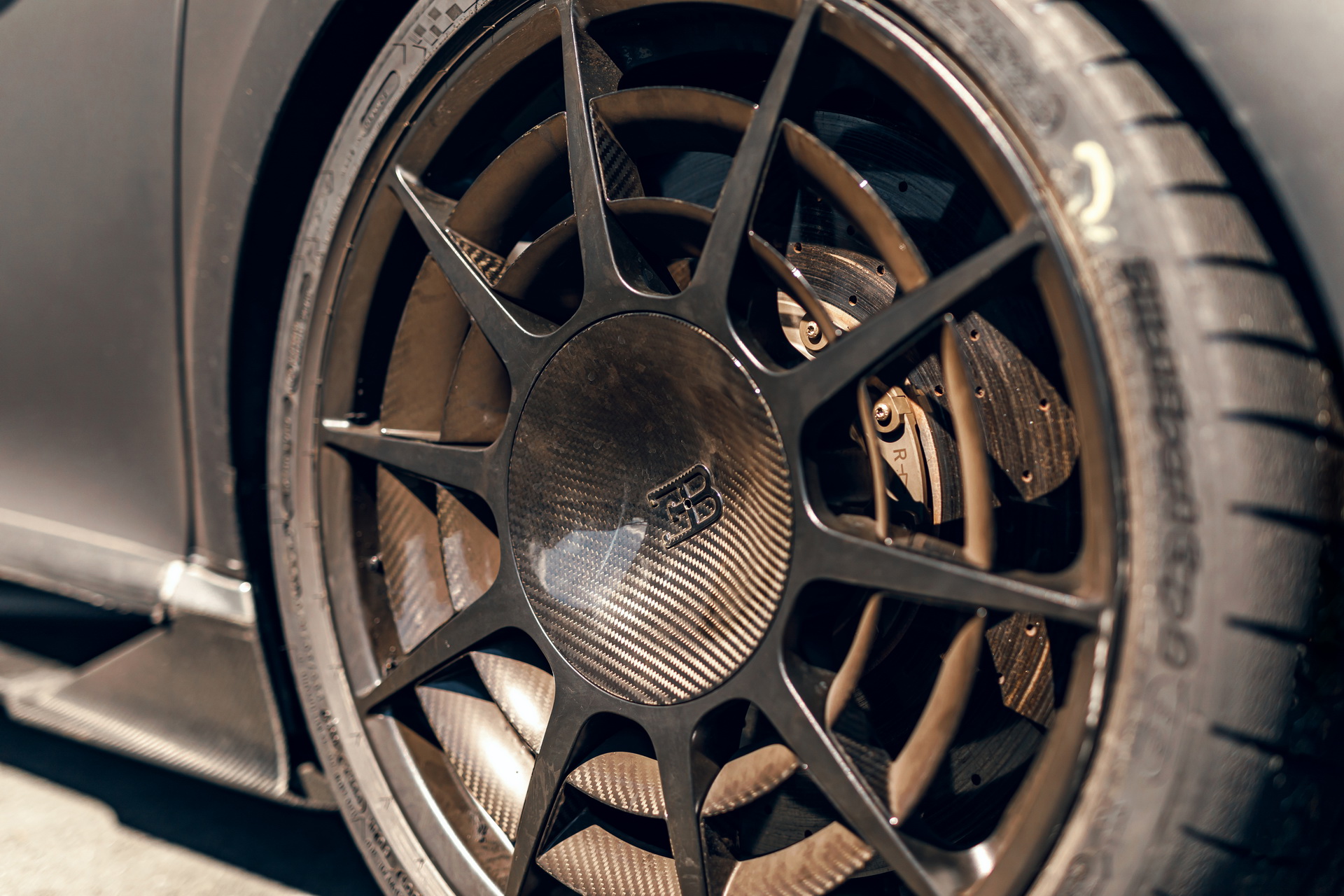 Watch The New Bugatti Chiron Pur Sport Unleash Its 1,479 Horses On The Track