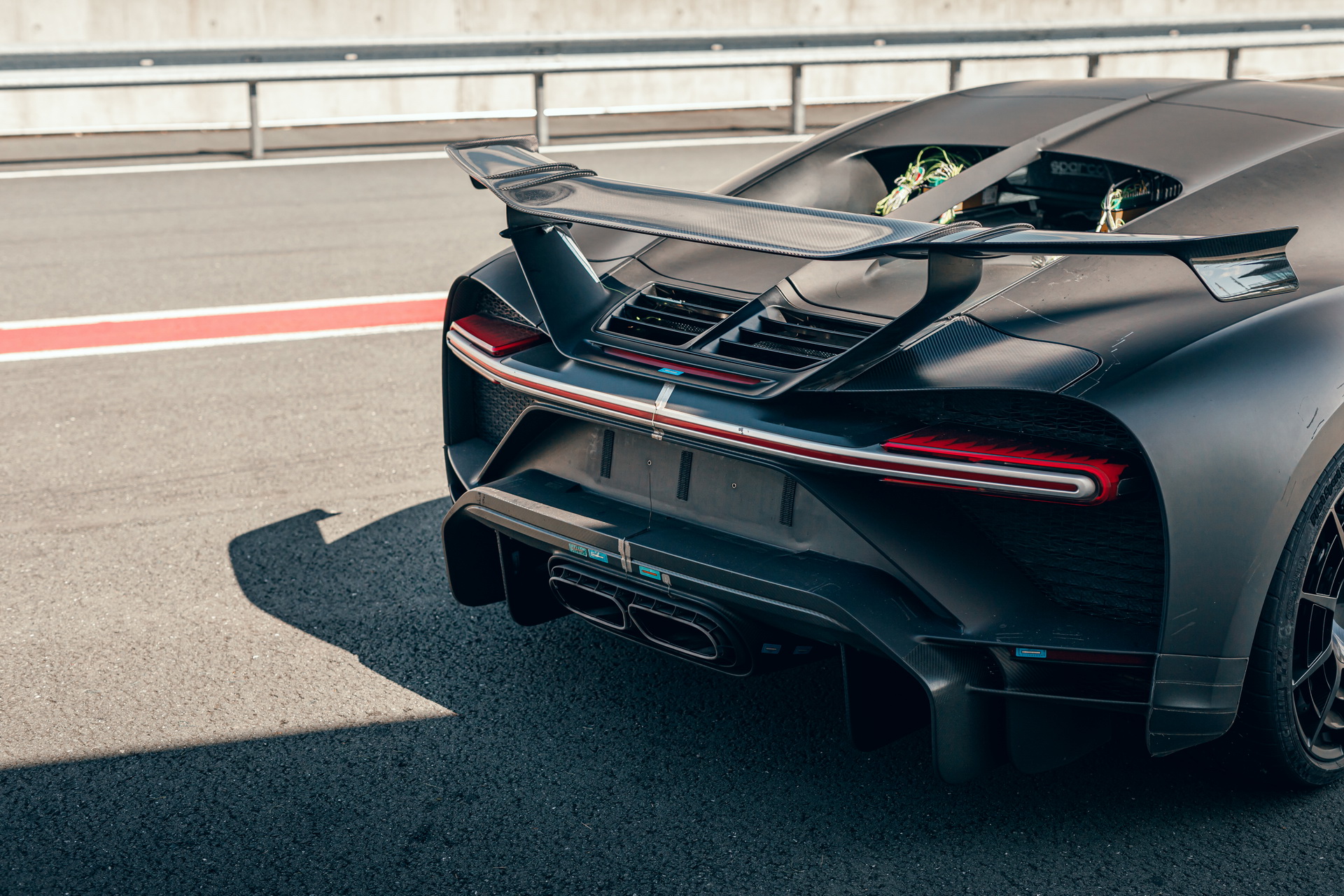 Watch The New Bugatti Chiron Pur Sport Unleash Its 1,479 Horses On The Track