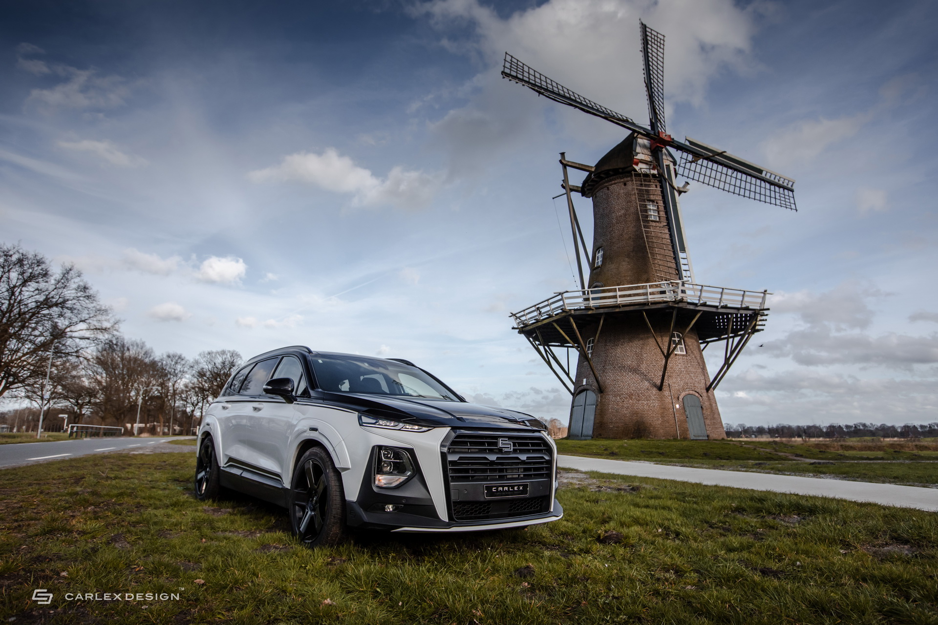 Carlex Design Goes Pretty Wild With Hyundai Santa Fe Makeover