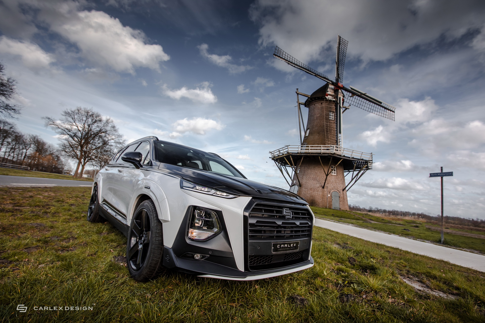 Carlex Design Goes Pretty Wild With Hyundai Santa Fe Makeover