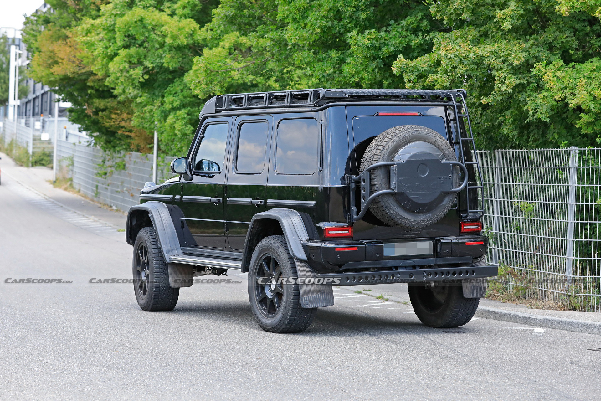 21 Mercedes Amg G Class 4x4 Spied Undisguised Looks Every Bit As Wild As The Original Carscoops