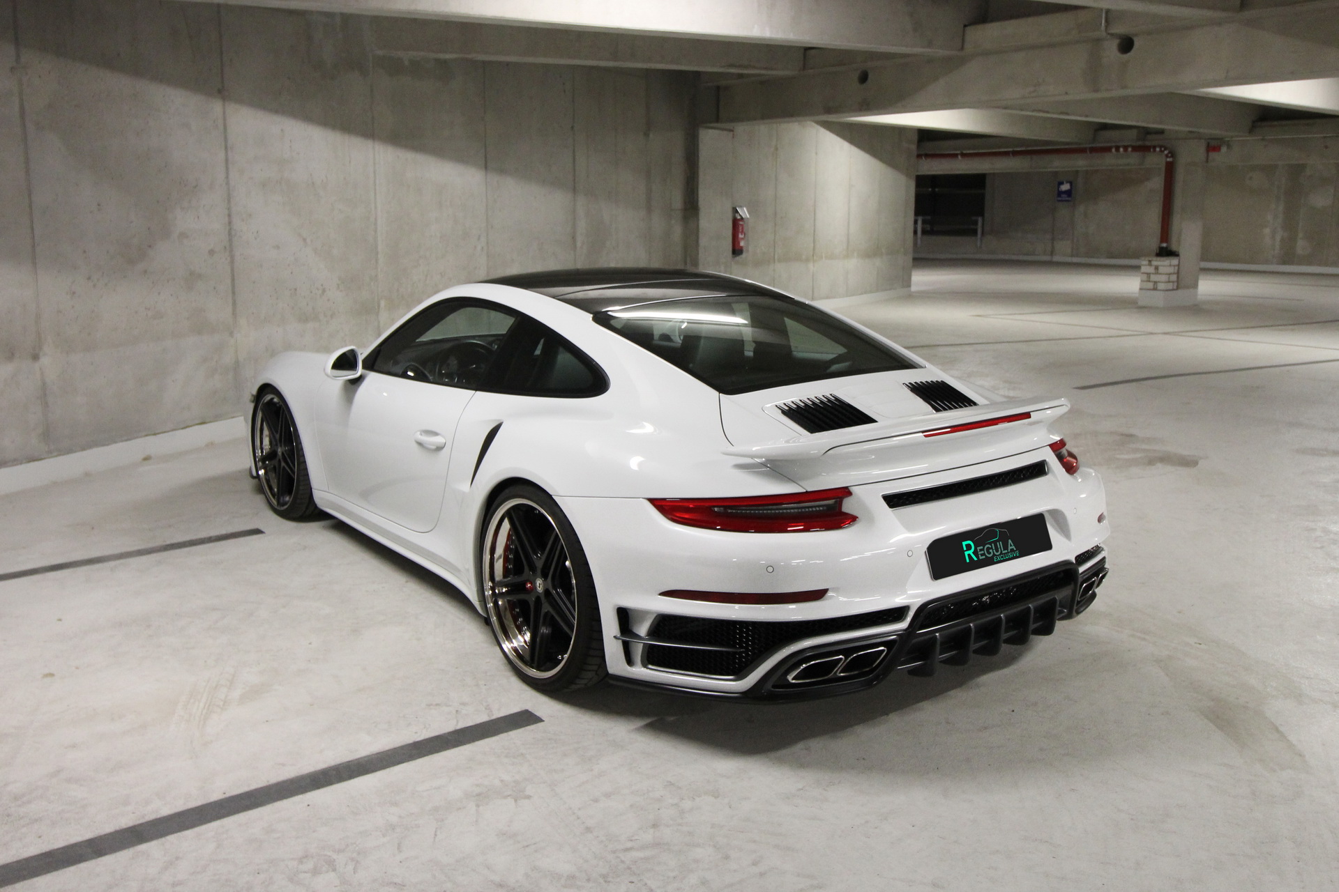 Porsche 991.2 Turbo S Goes Under The Tuning Knife, Emerges With New Curves