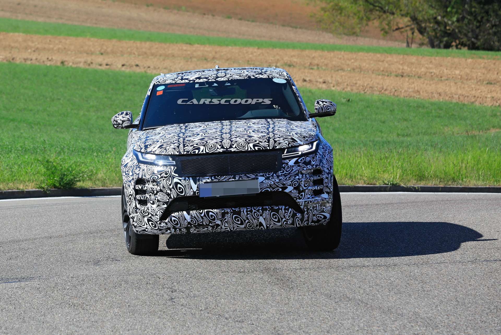 New Range Rover Evoque LWB Model Could Make Regular Evoque Obsolete