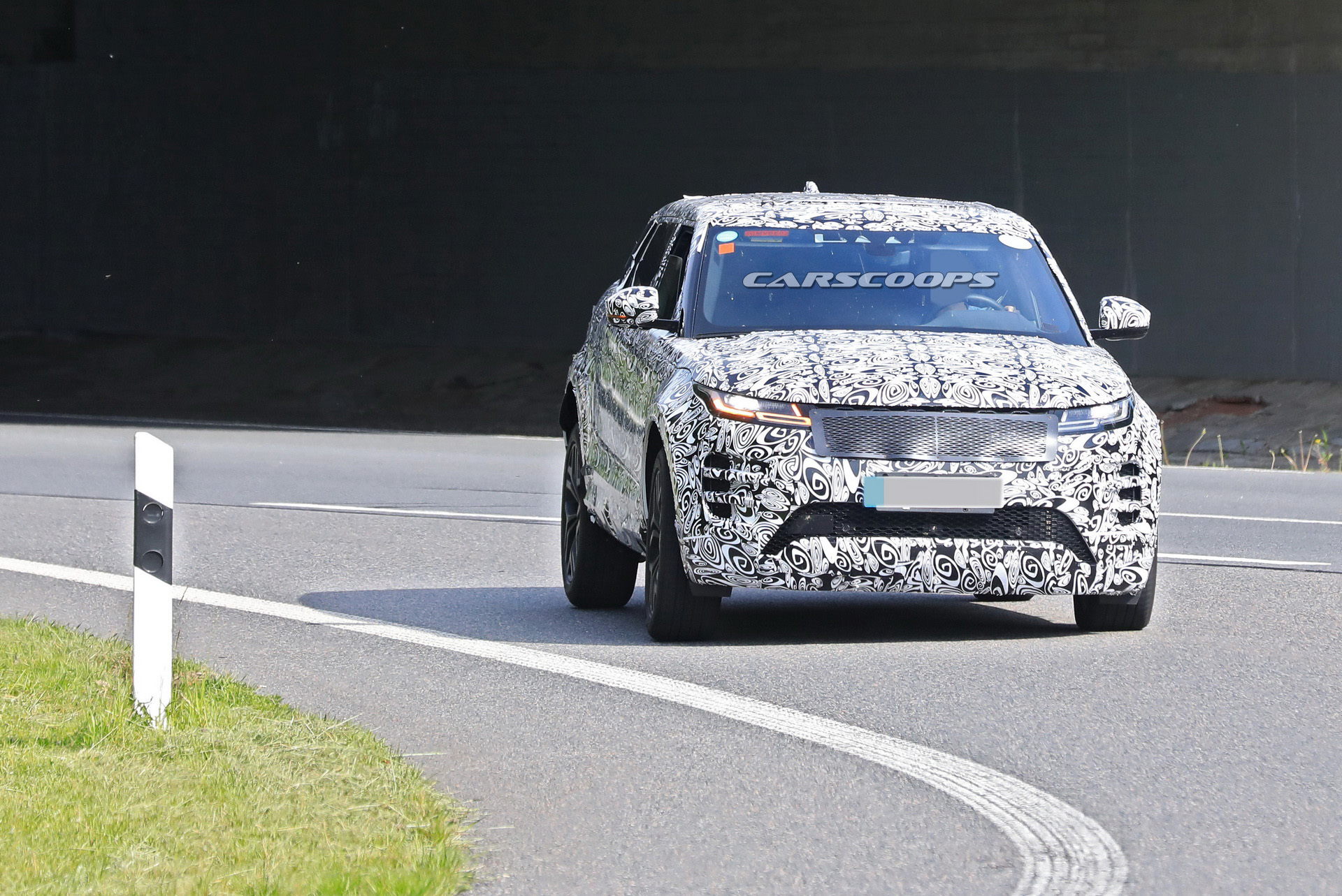 New Range Rover Evoque LWB Model Could Make Regular Evoque Obsolete