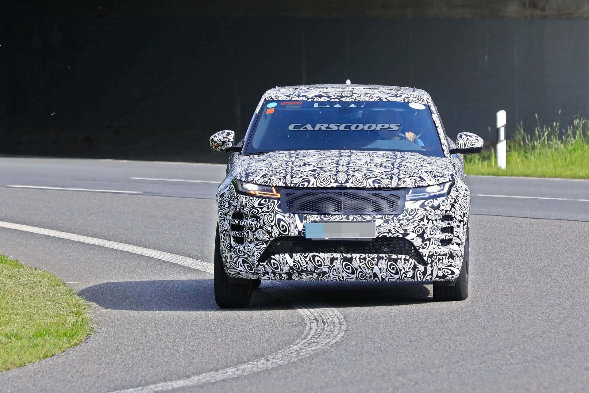 New Range Rover Evoque LWB Model Could Make Regular Evoque Obsolete