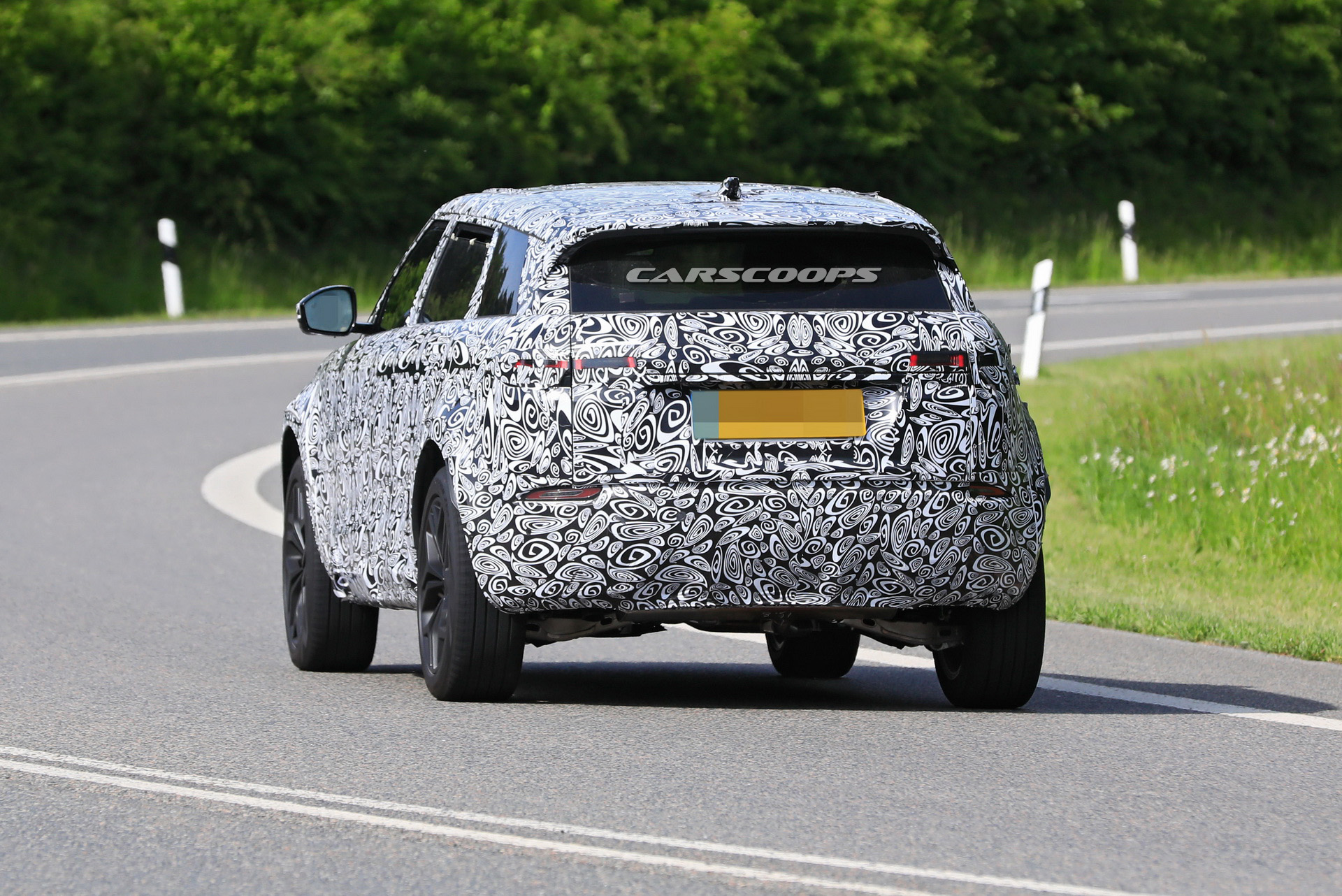New Range Rover Evoque LWB Model Could Make Regular Evoque Obsolete