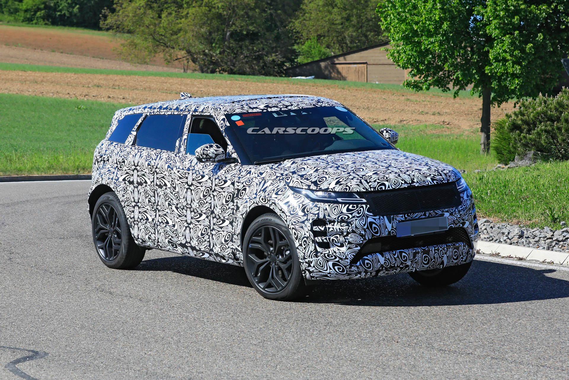 New Range Rover Evoque LWB Model Could Make Regular Evoque Obsolete