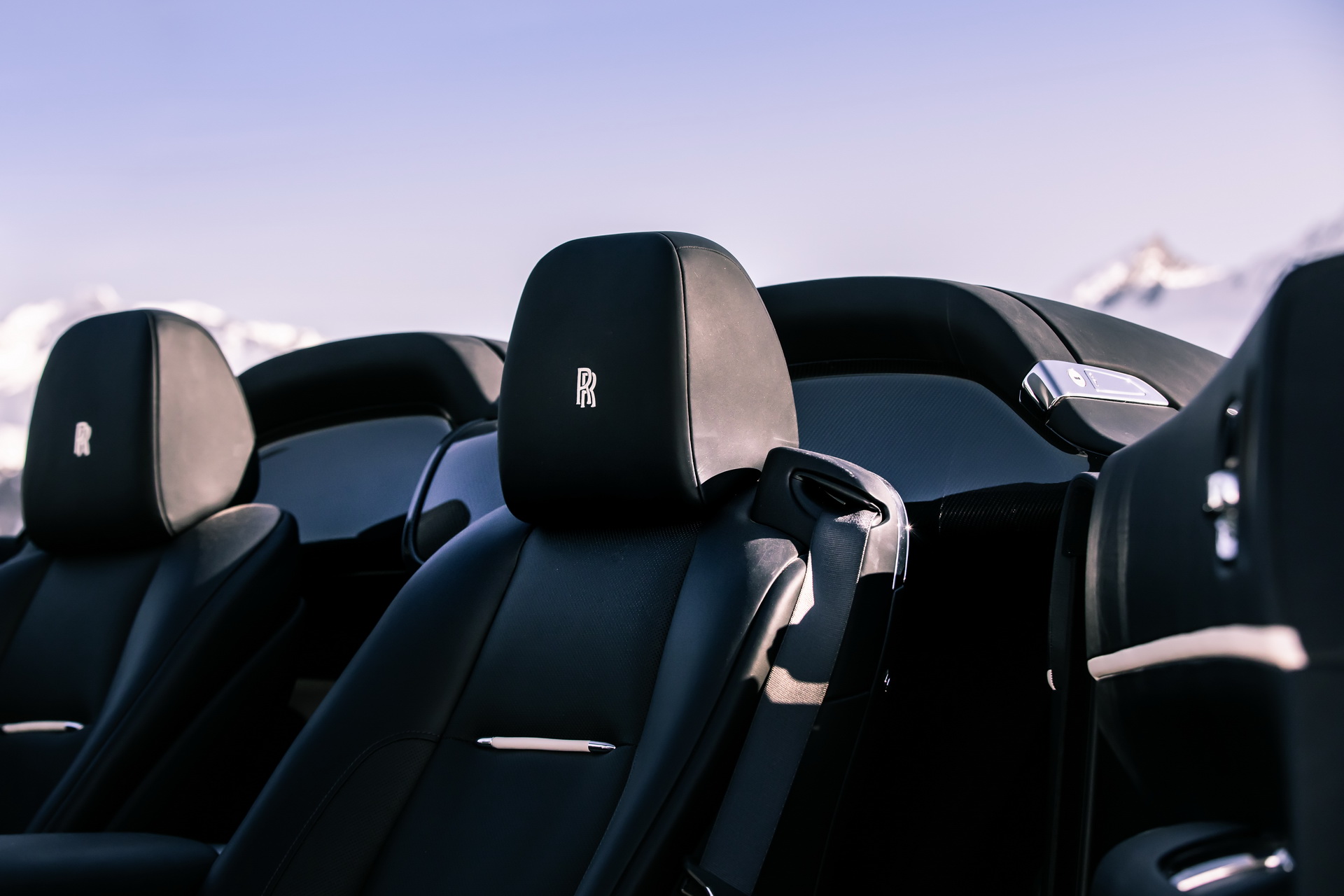 Rolls-Royce’s Aero Cowling Is How You Make Your Dawn Even More Exclusive