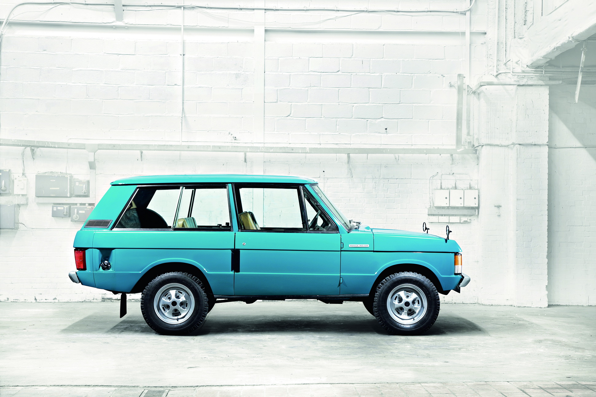 Special Edition 2021 Range Rover “Fifty” Celebrates SUV’s 50th Anniversary