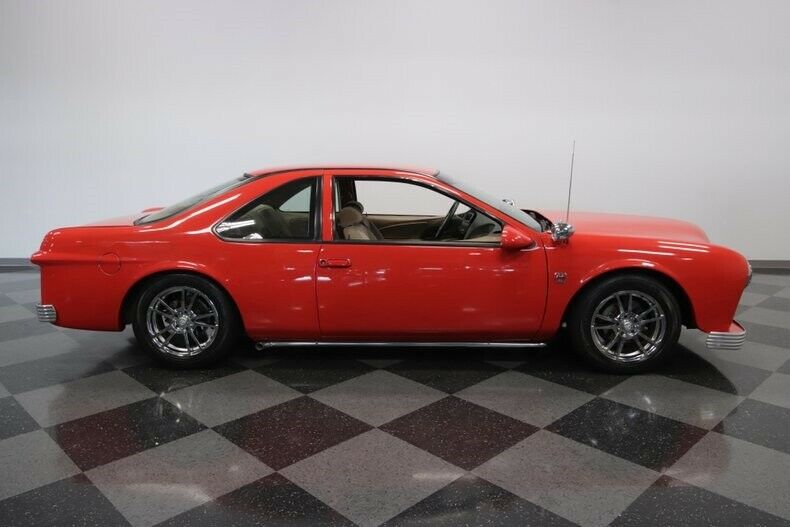 This Retro-Inspired Ford Thunderbird Is All Kinds Of Wrong