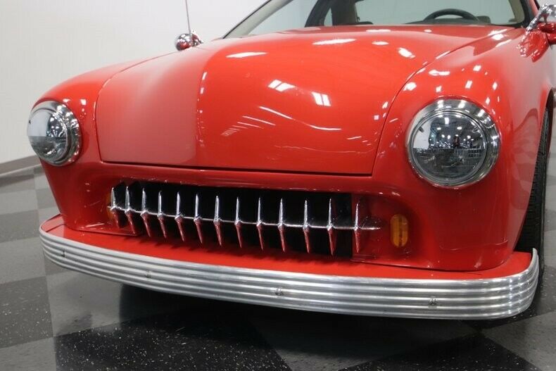 This Retro-Inspired Ford Thunderbird Is All Kinds Of Wrong