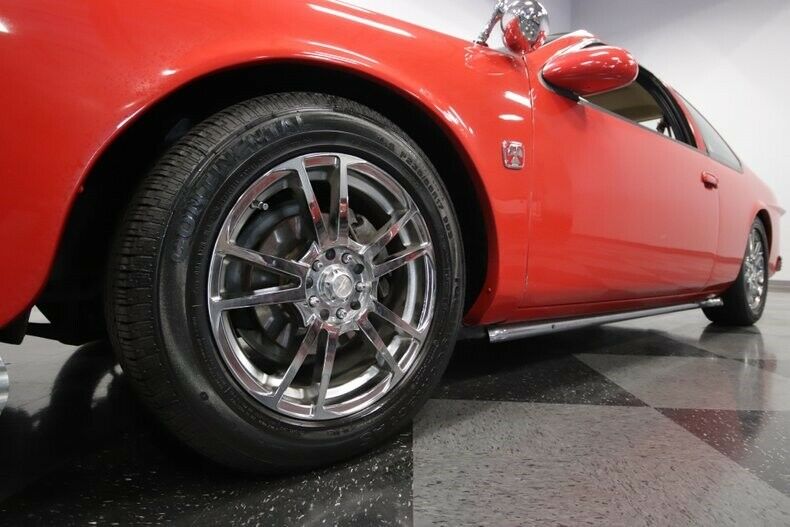 This Retro-Inspired Ford Thunderbird Is All Kinds Of Wrong