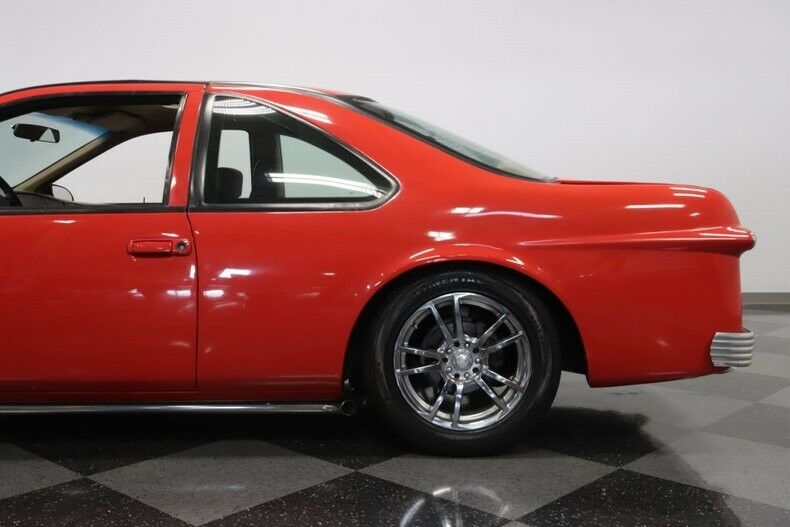 This Retro-Inspired Ford Thunderbird Is All Kinds Of Wrong