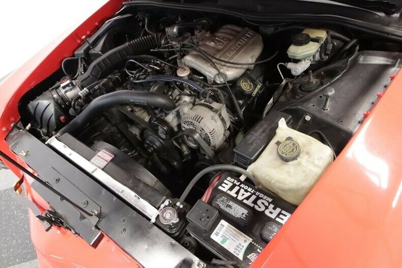 This Retro-Inspired Ford Thunderbird Is All Kinds Of Wrong