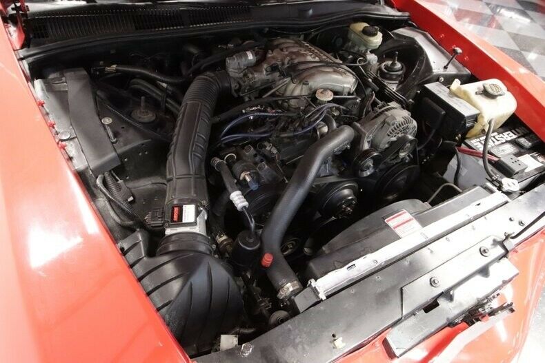 This Retro-Inspired Ford Thunderbird Is All Kinds Of Wrong