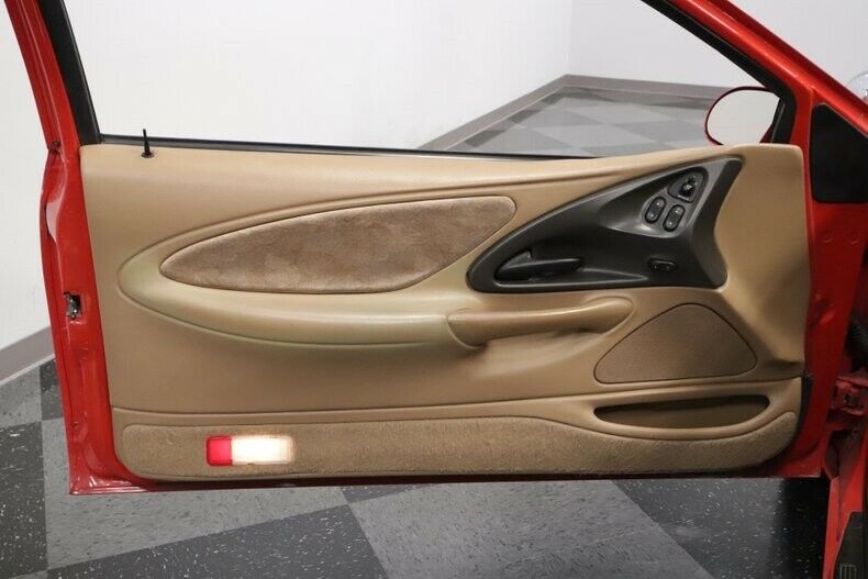 This Retro-Inspired Ford Thunderbird Is All Kinds Of Wrong