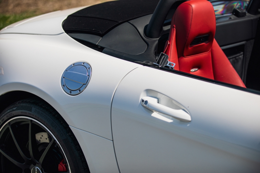 2011 Mercedes-Benz SLS AMG Roadster Exudes A Muscular Elegance