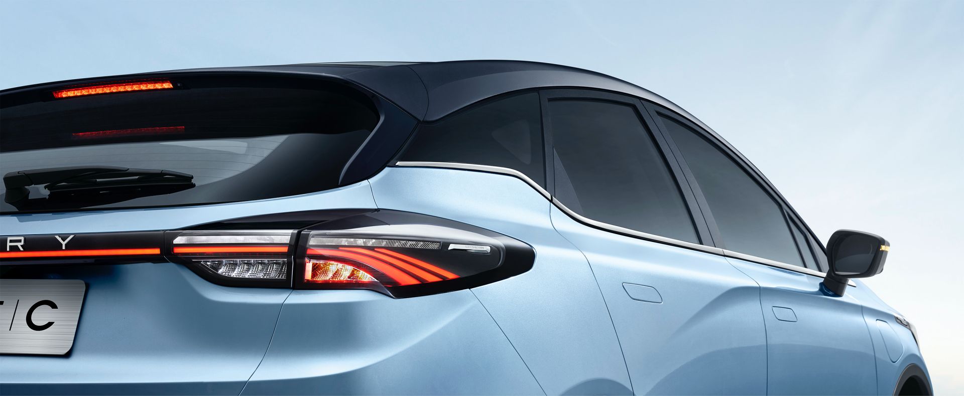 Geely’s Geometry C Debuts In China As High-Riding Nissan Leaf Rival