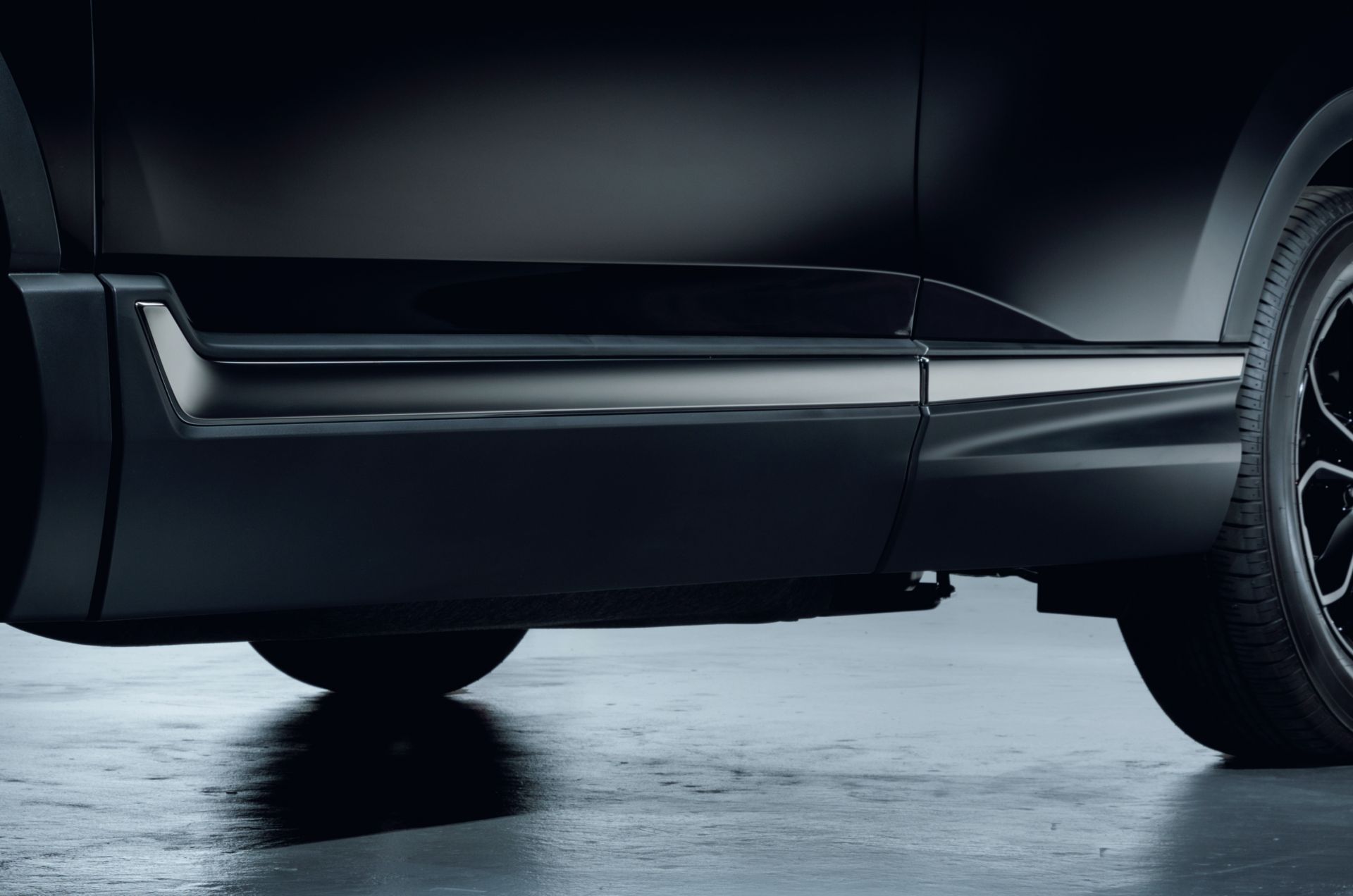 Honda Pitches Japan A New Range-Topping CR-V Black Edition