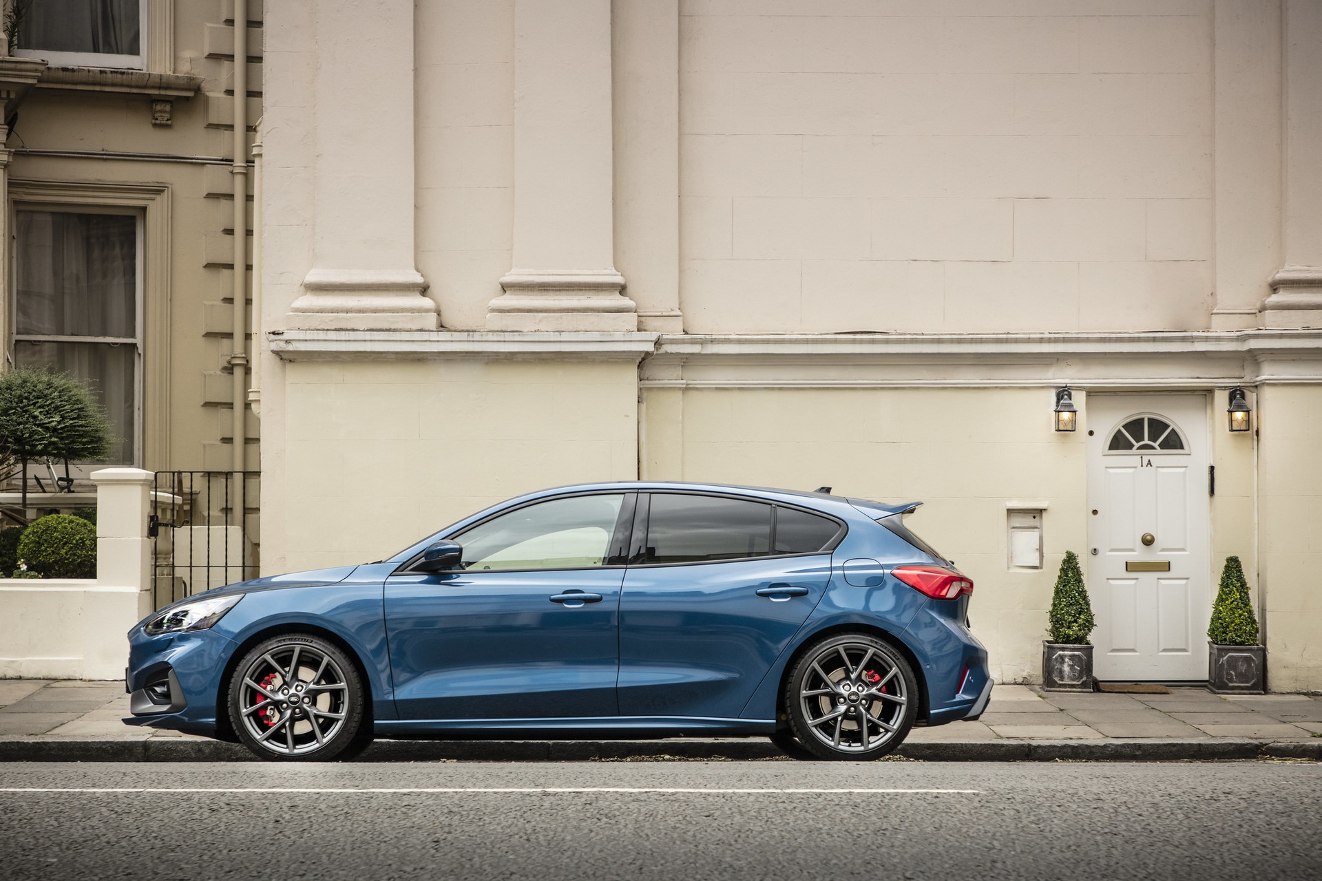 EcoBoost-Powered Ford Focus ST Gains 7-Speed Automatic Transmission Option