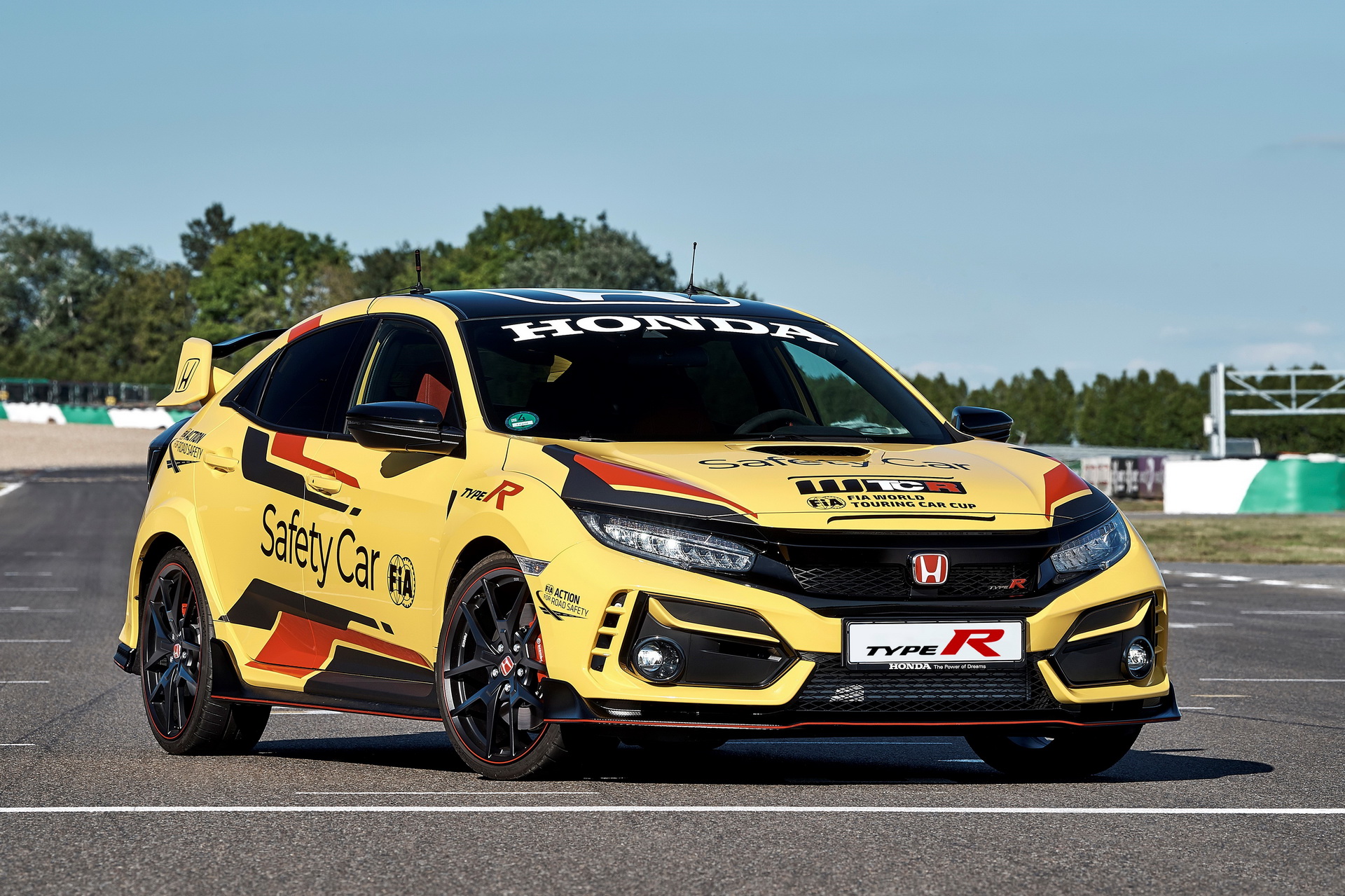 Honda Civic Type R Limited Edition Is Wtcr S Official Safety Car Carscoops