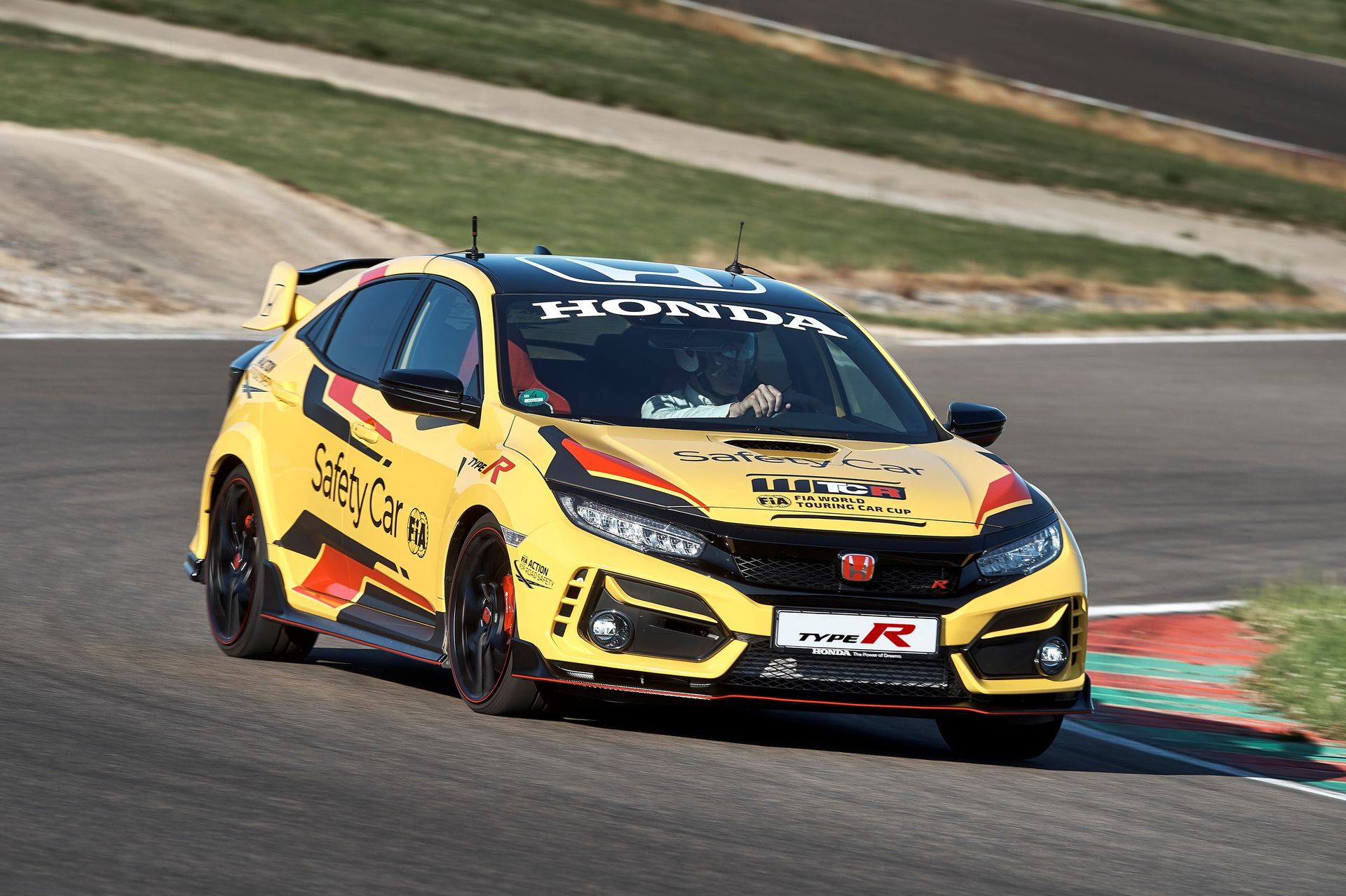 Honda Civic Type R Limited Edition Is 2020 WTCR’s Official Safety Car
