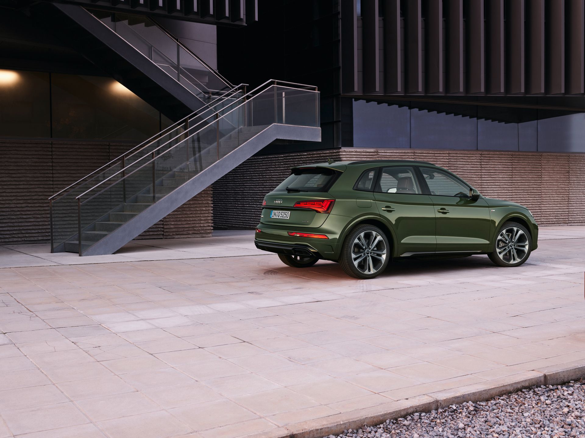 2021 Audi Q5 Facelift Breaks Cover With Sharper Design, Updated Tech