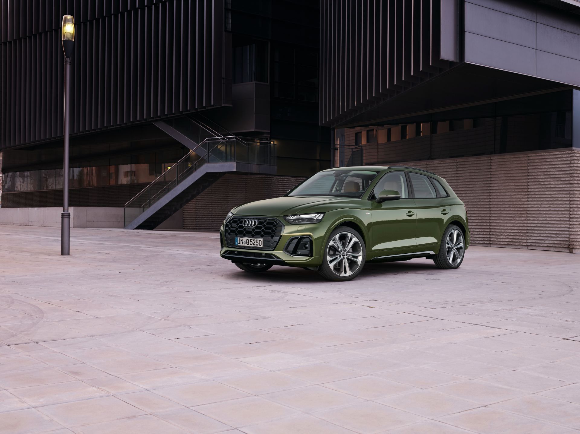2021 Audi Q5 Facelift Breaks Cover With Sharper Design, Updated Tech
