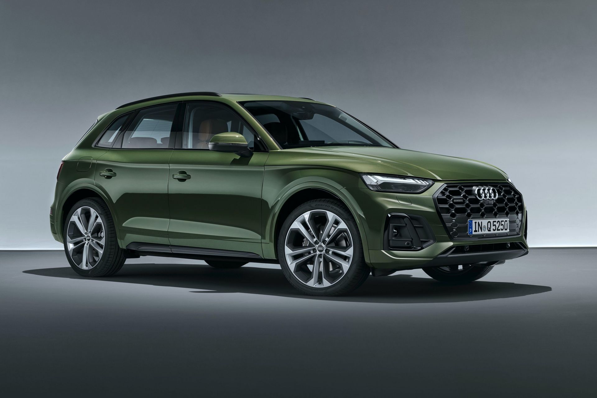 2021 Audi Q5 Facelift Breaks Cover With Sharper Design, Updated Tech