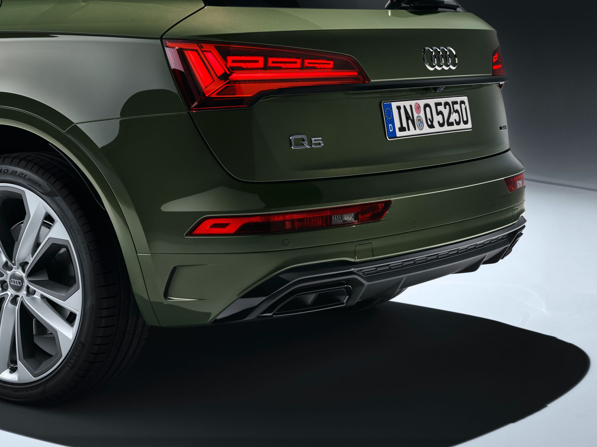 2021 Audi Q5 Facelift Breaks Cover With Sharper Design, Updated Tech