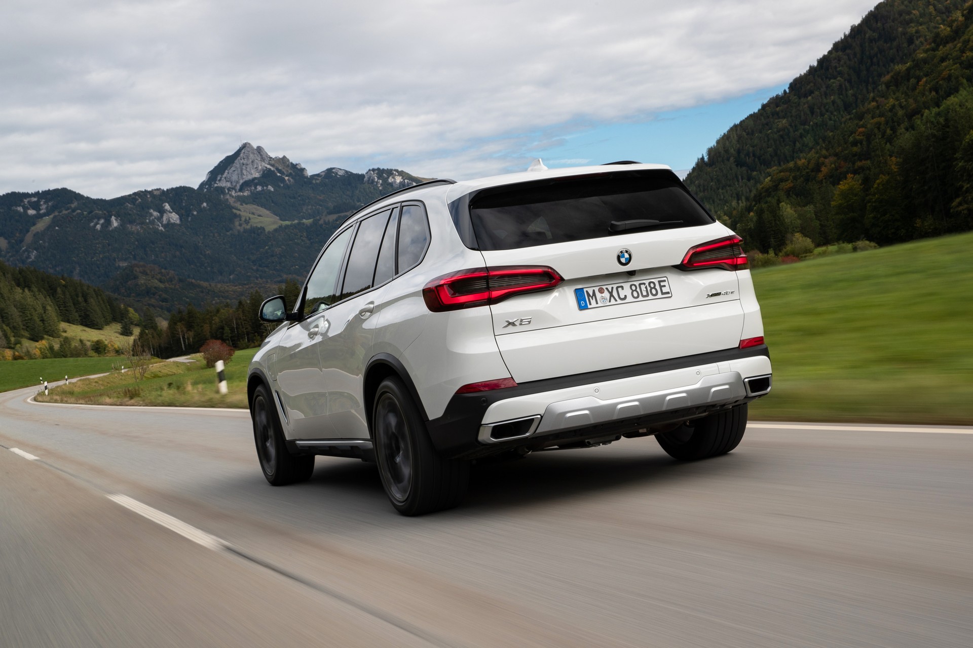 BMW X5 Plug-In Hybrid Comes To America Next Month, Starts A Little Over $65k