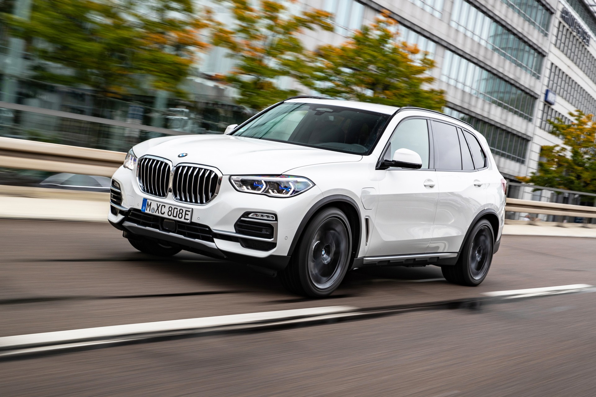 BMW X5 Plug-In Hybrid Comes To America Next Month, Starts A Little Over $65k