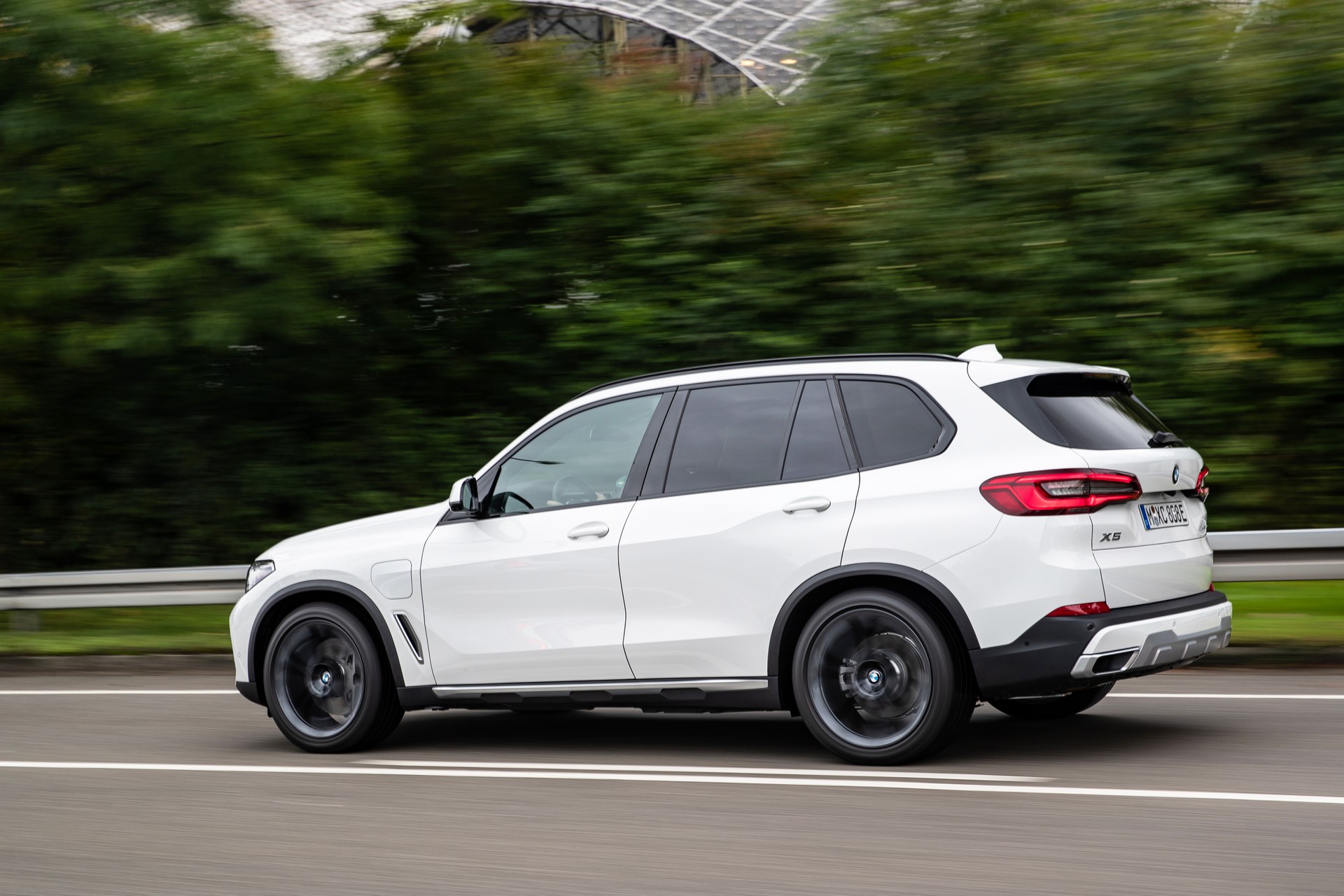 BMW X5 Plug-In Hybrid Comes To America Next Month, Starts A Little Over $65k