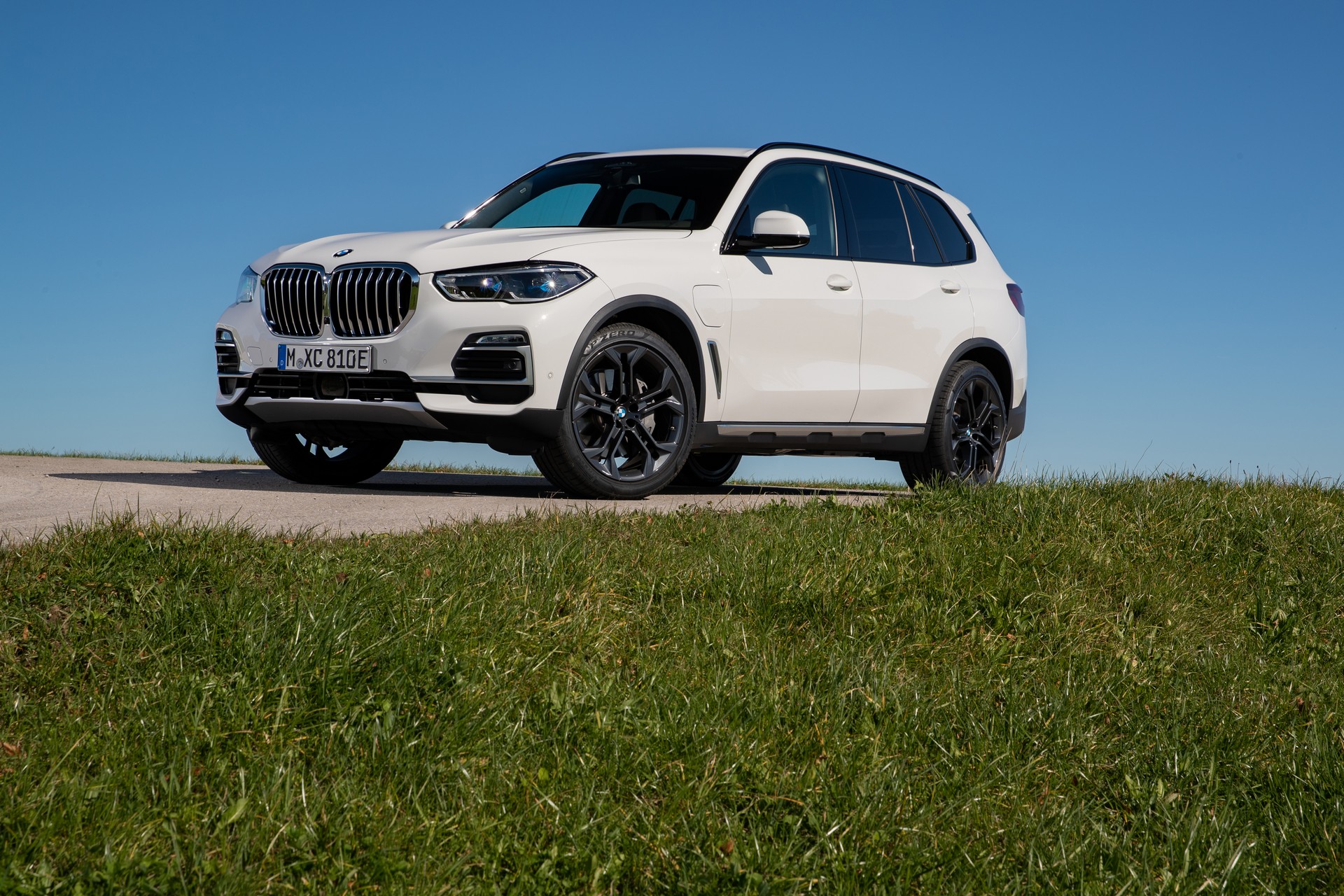 BMW X5 Plug-In Hybrid Comes To America Next Month, Starts A Little Over $65k