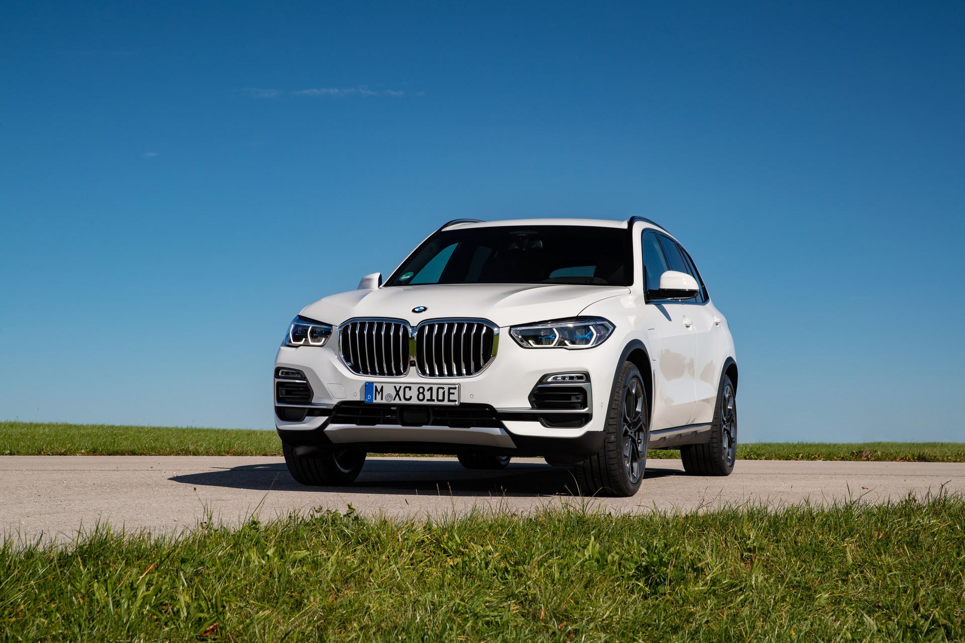 BMW X5 Plug-In Hybrid Comes To America Next Month, Starts A Little Over $65k