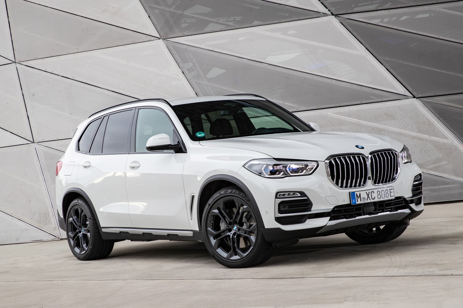 BMW X5 Plug-In Hybrid Comes To America Next Month, Starts A Little Over $65k
