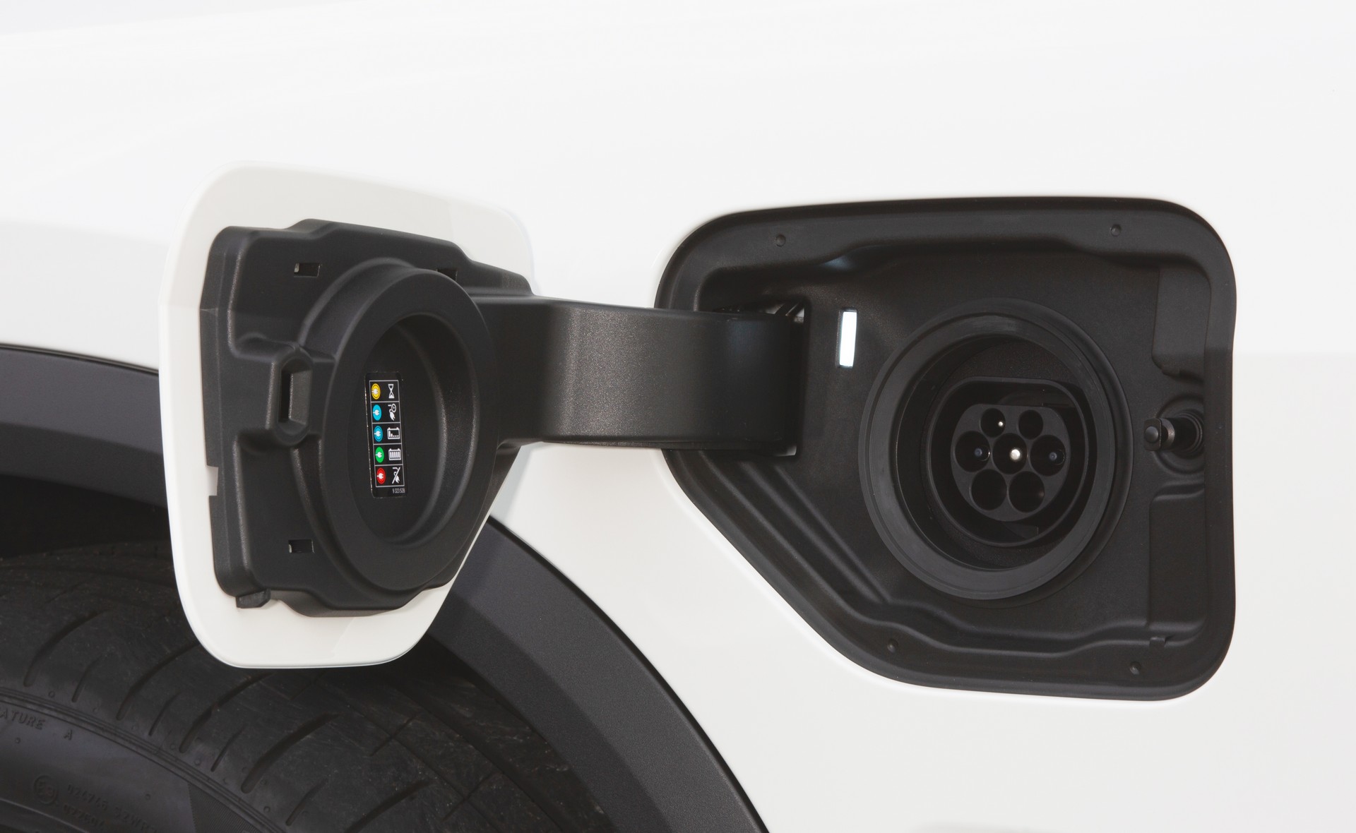 BMW X5 Plug-In Hybrid Comes To America Next Month, Starts A Little Over $65k