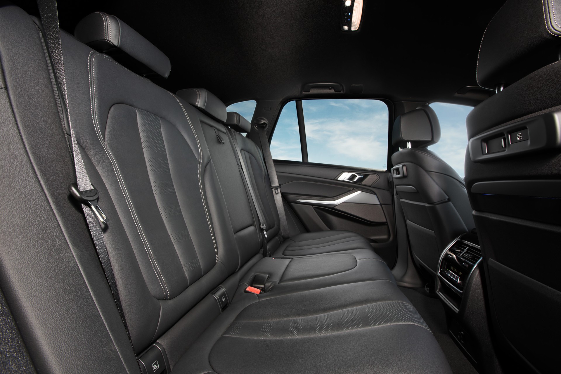 BMW X5 Plug-In Hybrid Comes To America Next Month, Starts A Little Over $65k