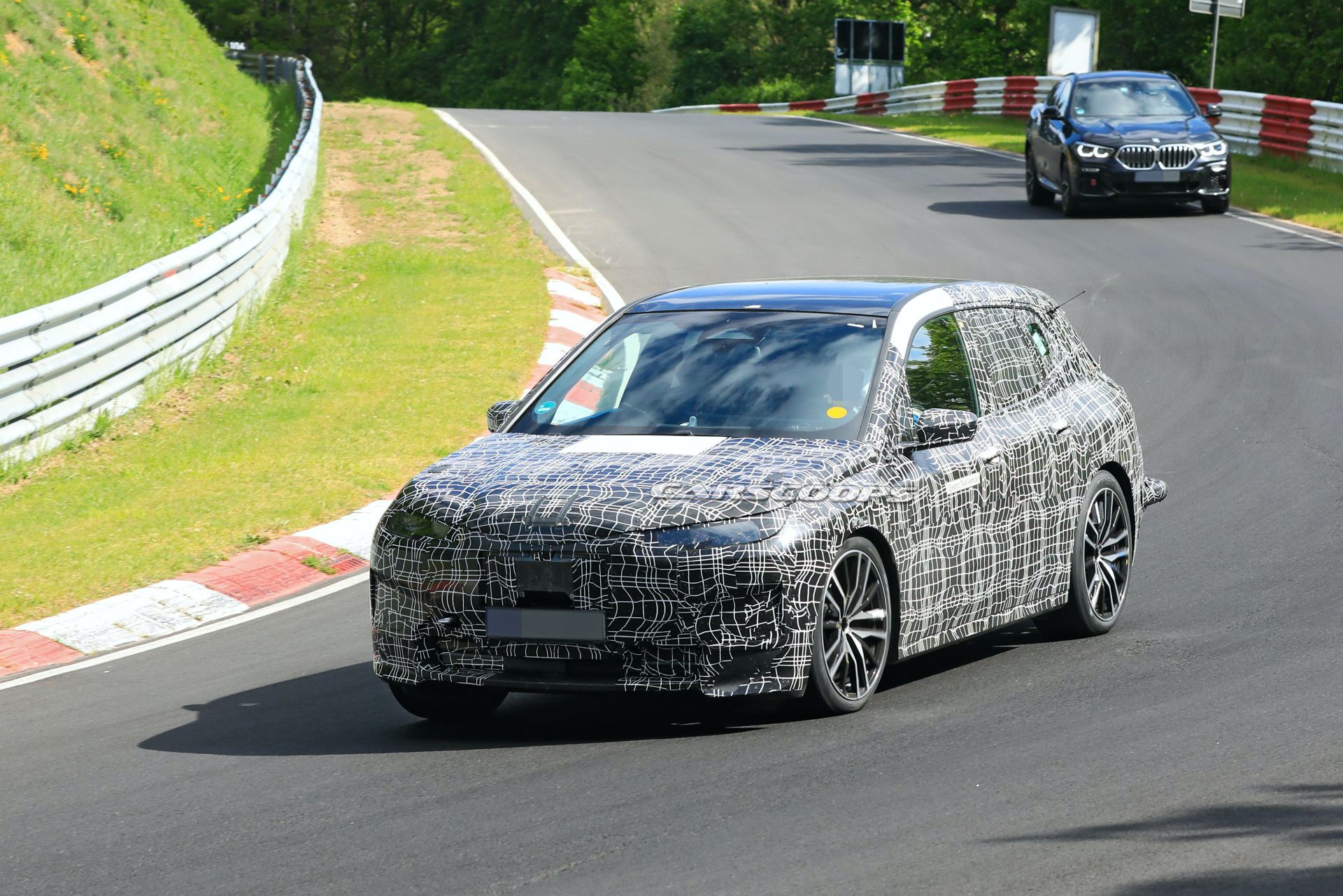 2021 BMW iNext Flexes Its Electric Muscles On The Nürburgring