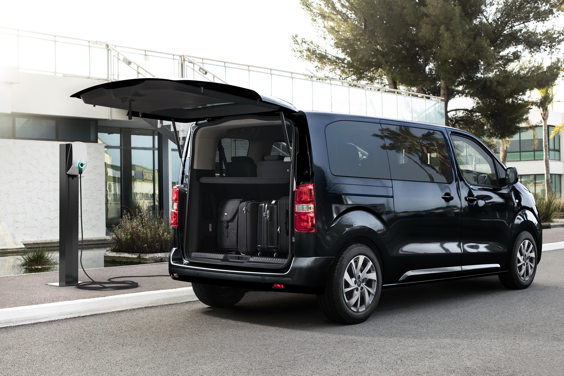 2021 Citroen E-Spacetourer: New Electric MPV Offers Up To 205 Miles Of Range, Seating For Nine