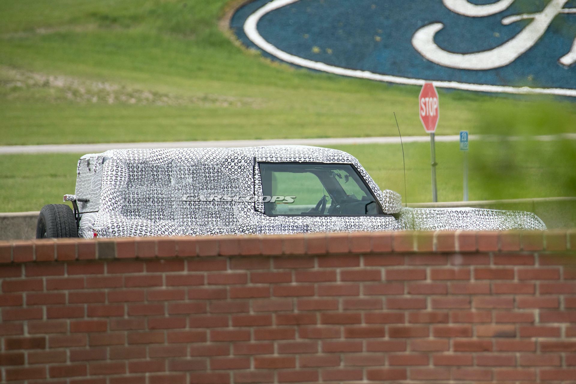 2021 Ford Bronco 2-Door Drops Heavy Roof Camouflage For The First Time