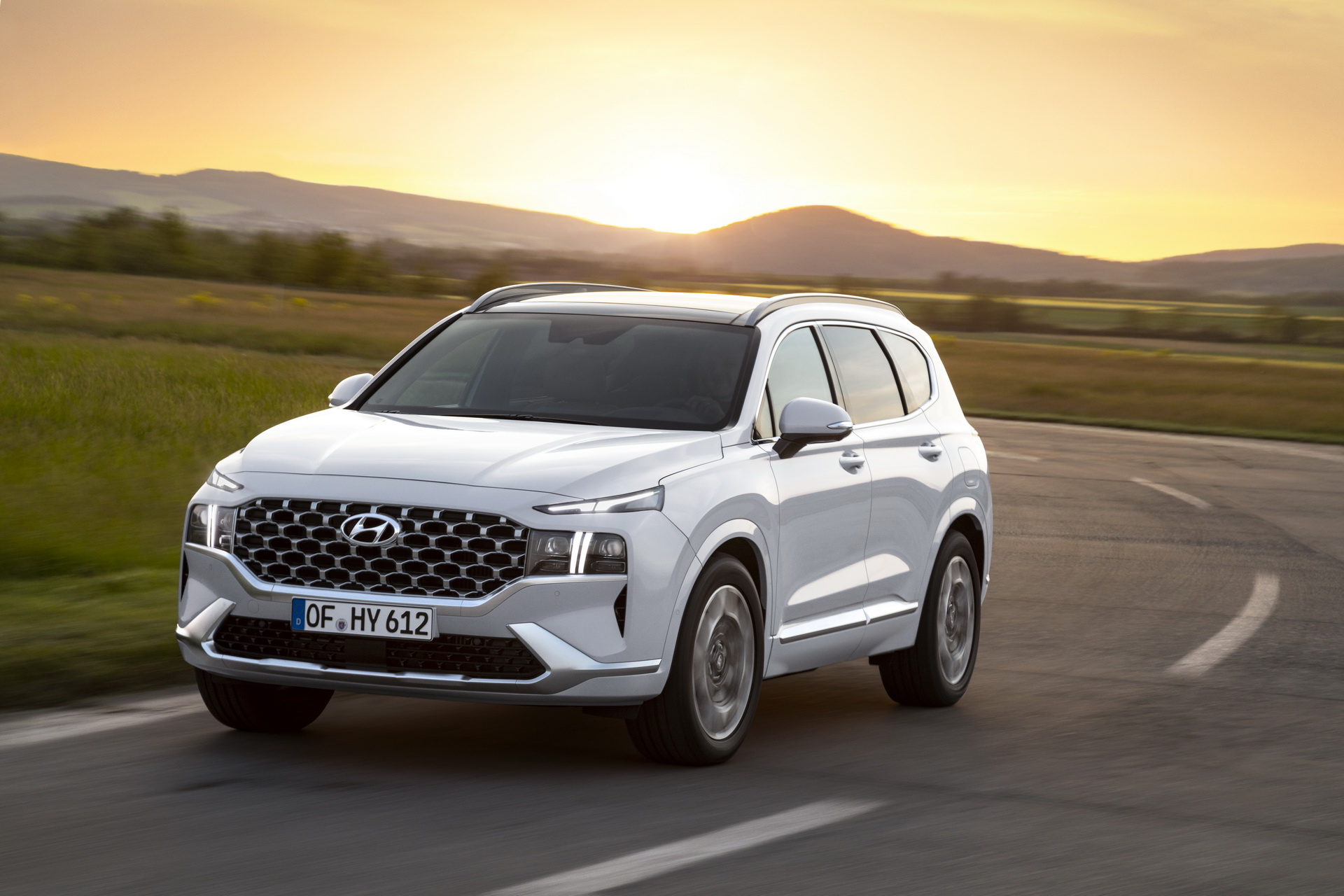 Hyundai Details The Santa Fe’s New Hybrid And Plug-In Hybrid Powertrains