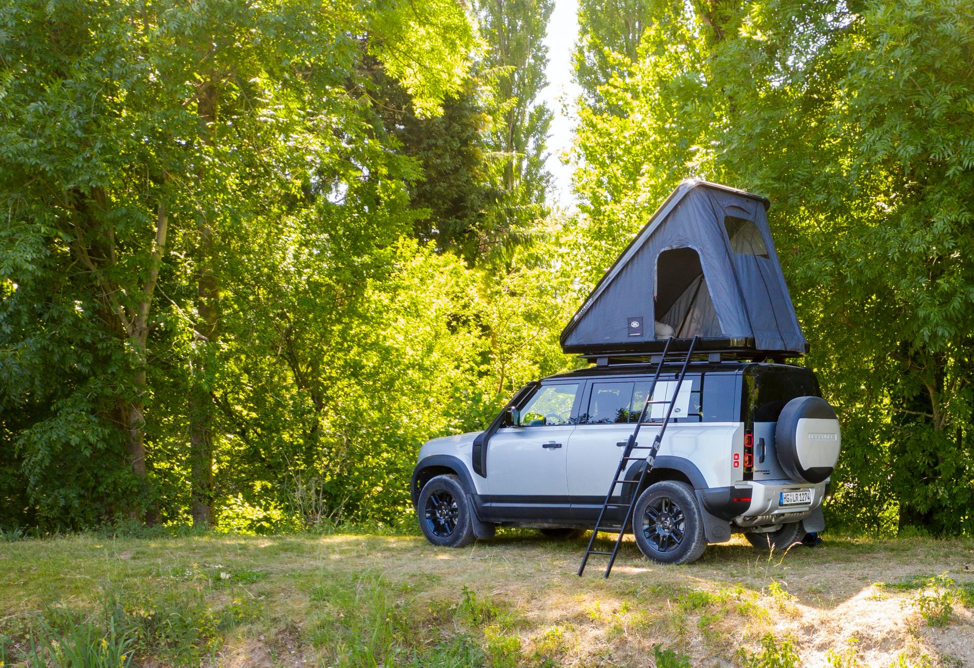 $3,500 Roof Tent Turns 2021 Land Rover Defender Into A Home Away From Home