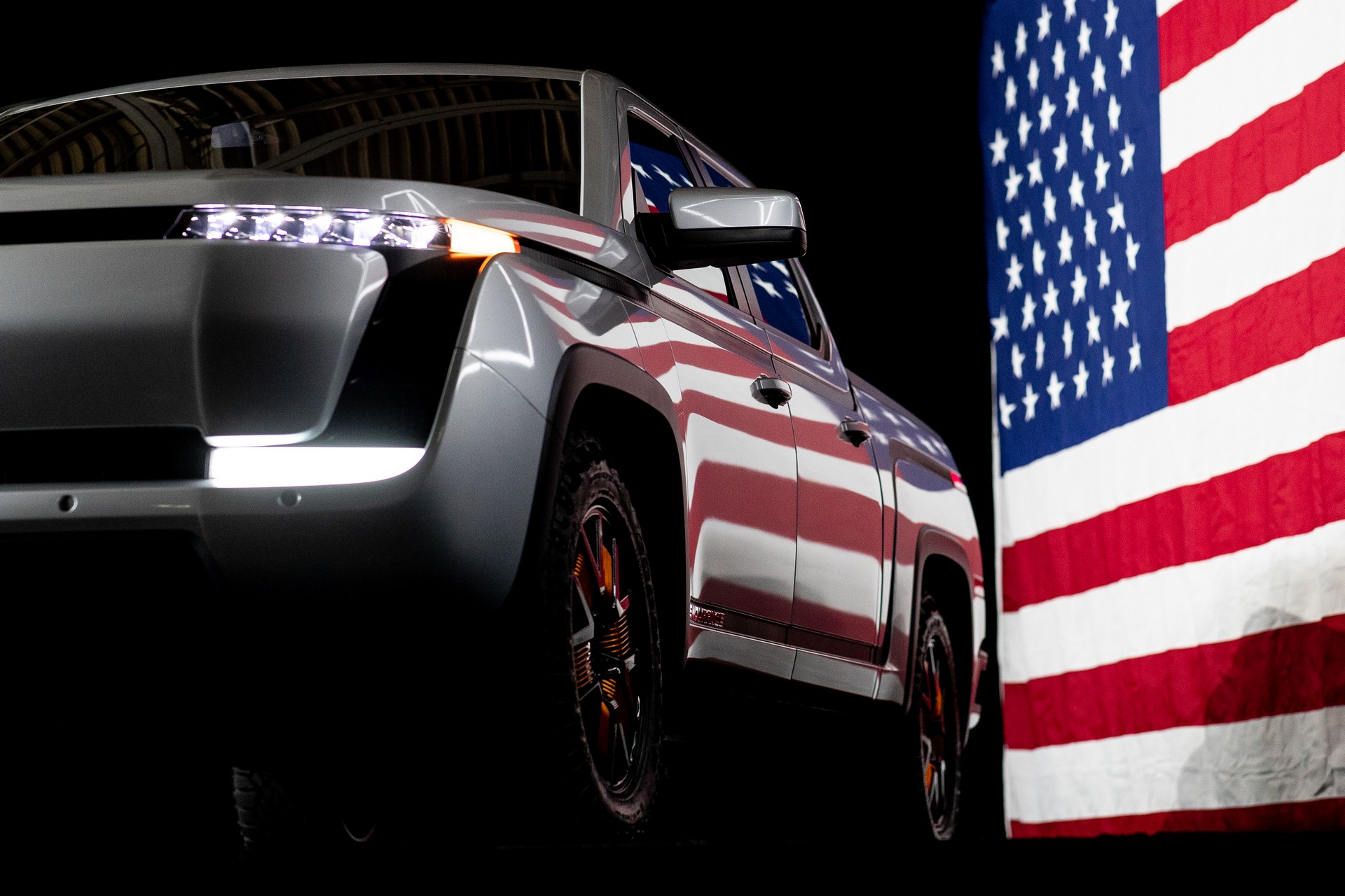 Lordstown Endurance Interior Revealed With Three Screens