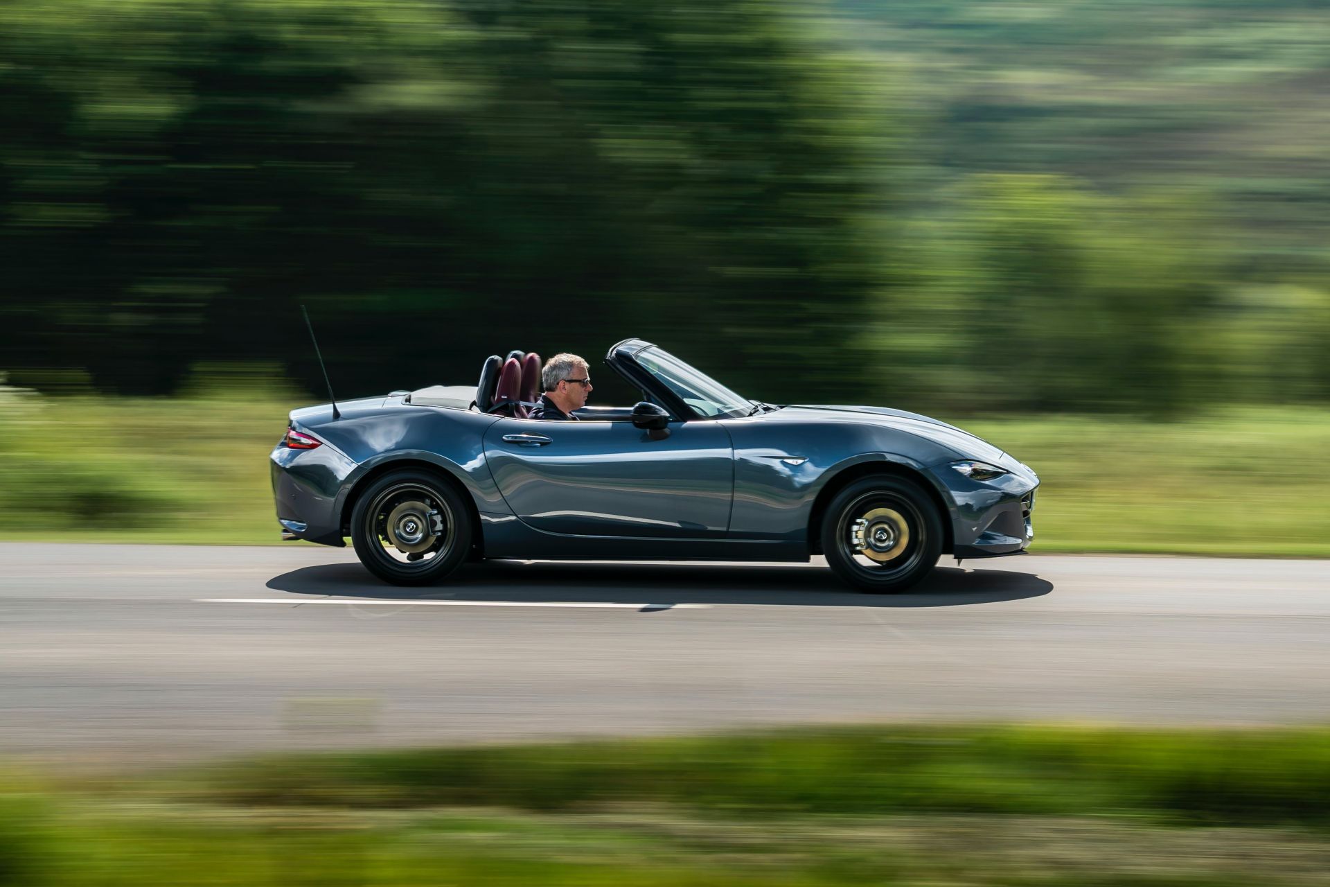 Mazda UK’s MX-5 R-Sport Limited Edition Stars In Cool Photoshoot
