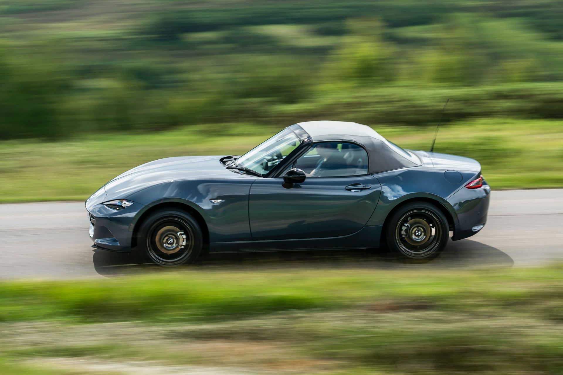 Mazda UK’s MX-5 R-Sport Limited Edition Stars In Cool Photoshoot