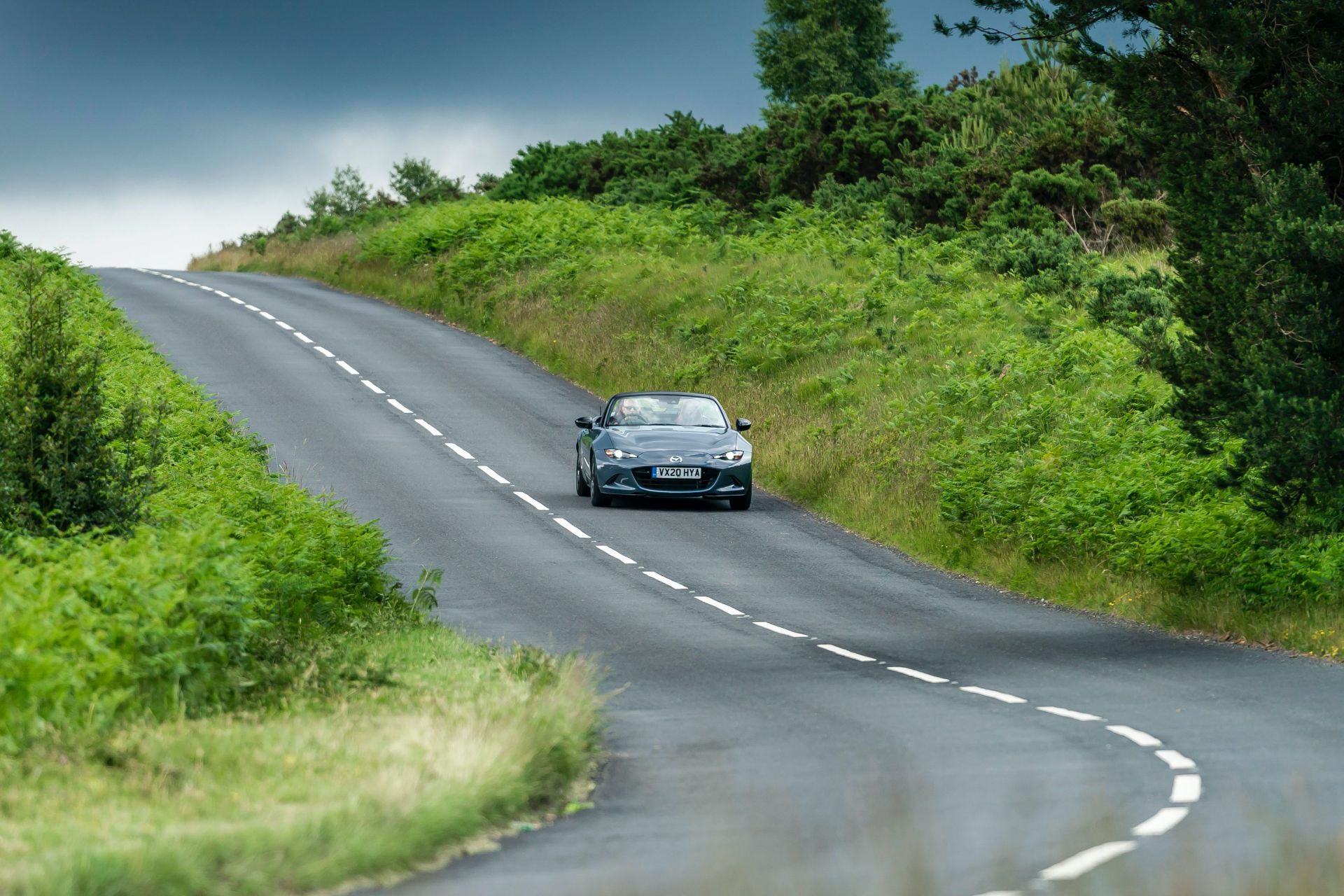 Mazda UK’s MX-5 R-Sport Limited Edition Stars In Cool Photoshoot