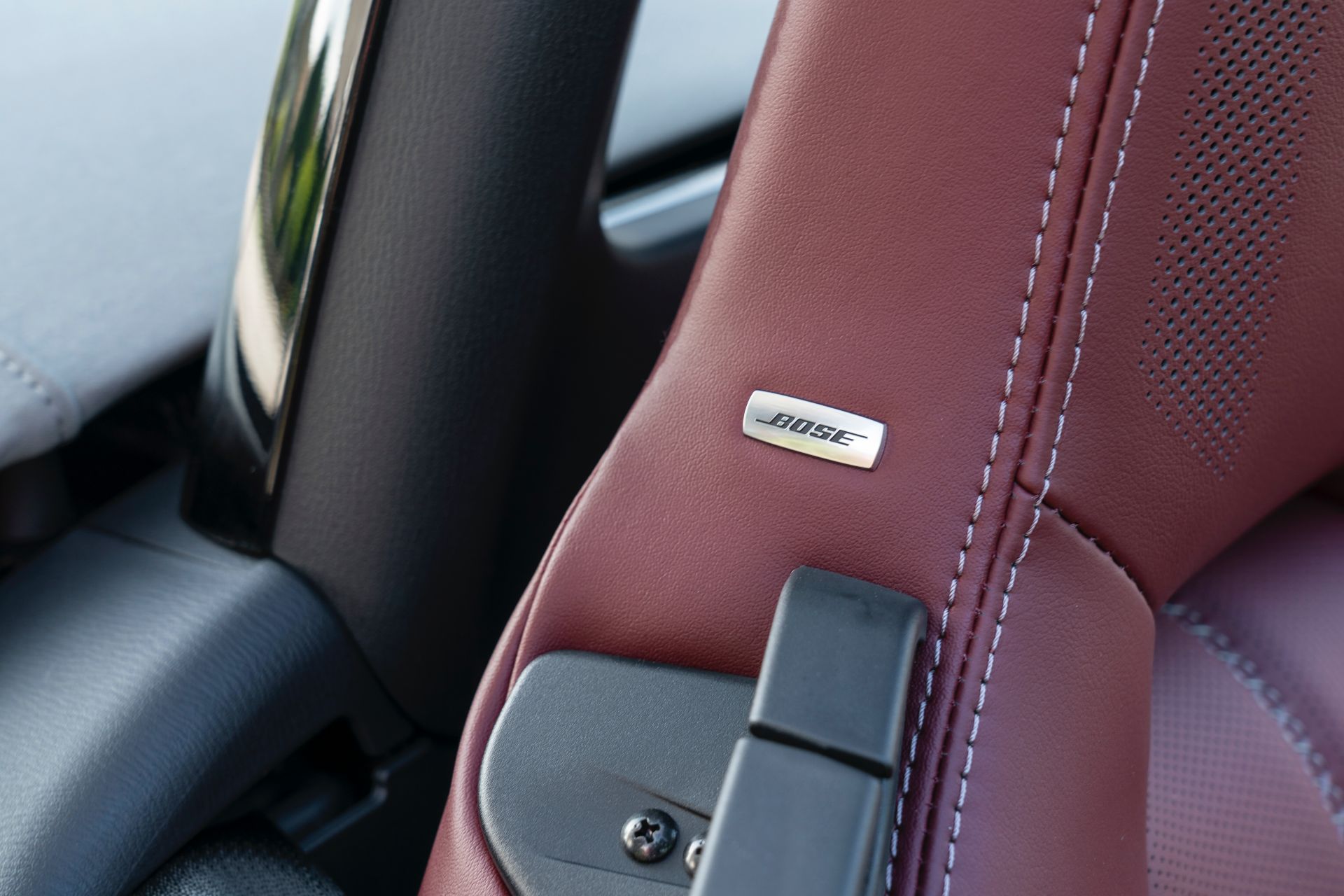 Mazda UK’s MX-5 R-Sport Limited Edition Stars In Cool Photoshoot