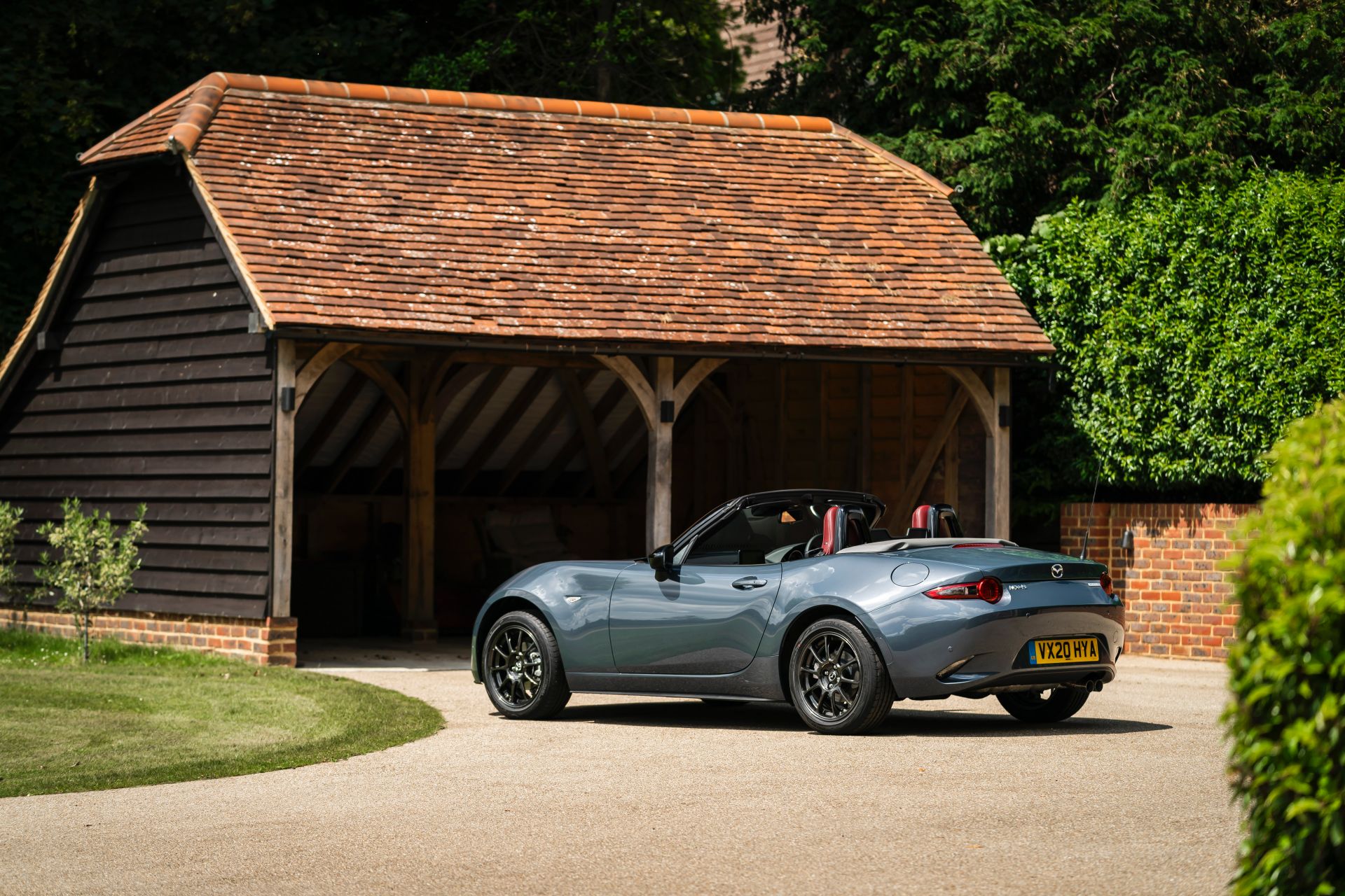 Mazda UK’s MX-5 R-Sport Limited Edition Stars In Cool Photoshoot